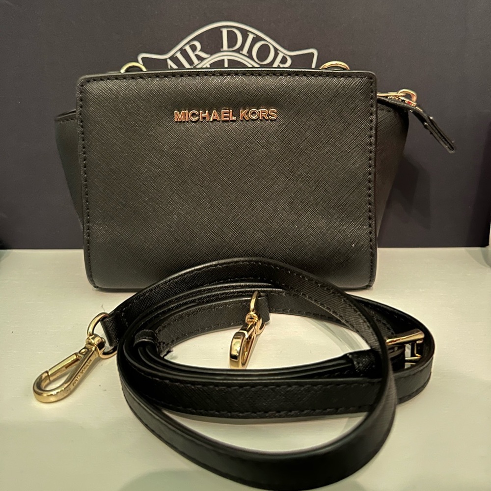 Black Leather Michael Kors Purse